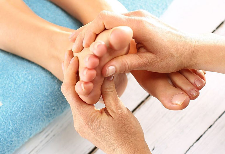 Nhận biết nguyên nhân và điều trị viêm bao hoạt dịch ngón chân cái - Ảnh 4.