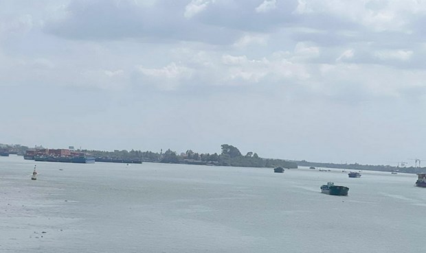 Lật thuyền do va chạm trên sông Đồng Nai, một phụ nữ tử vong - Ảnh 1.