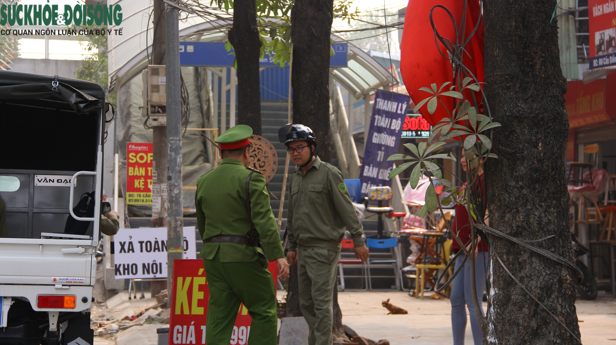 Ngang nhiên &quot;chiếm dụng&quot; nhà ga tuyến đường sắt Nhổn - ga Hà Nội - Ảnh 14.