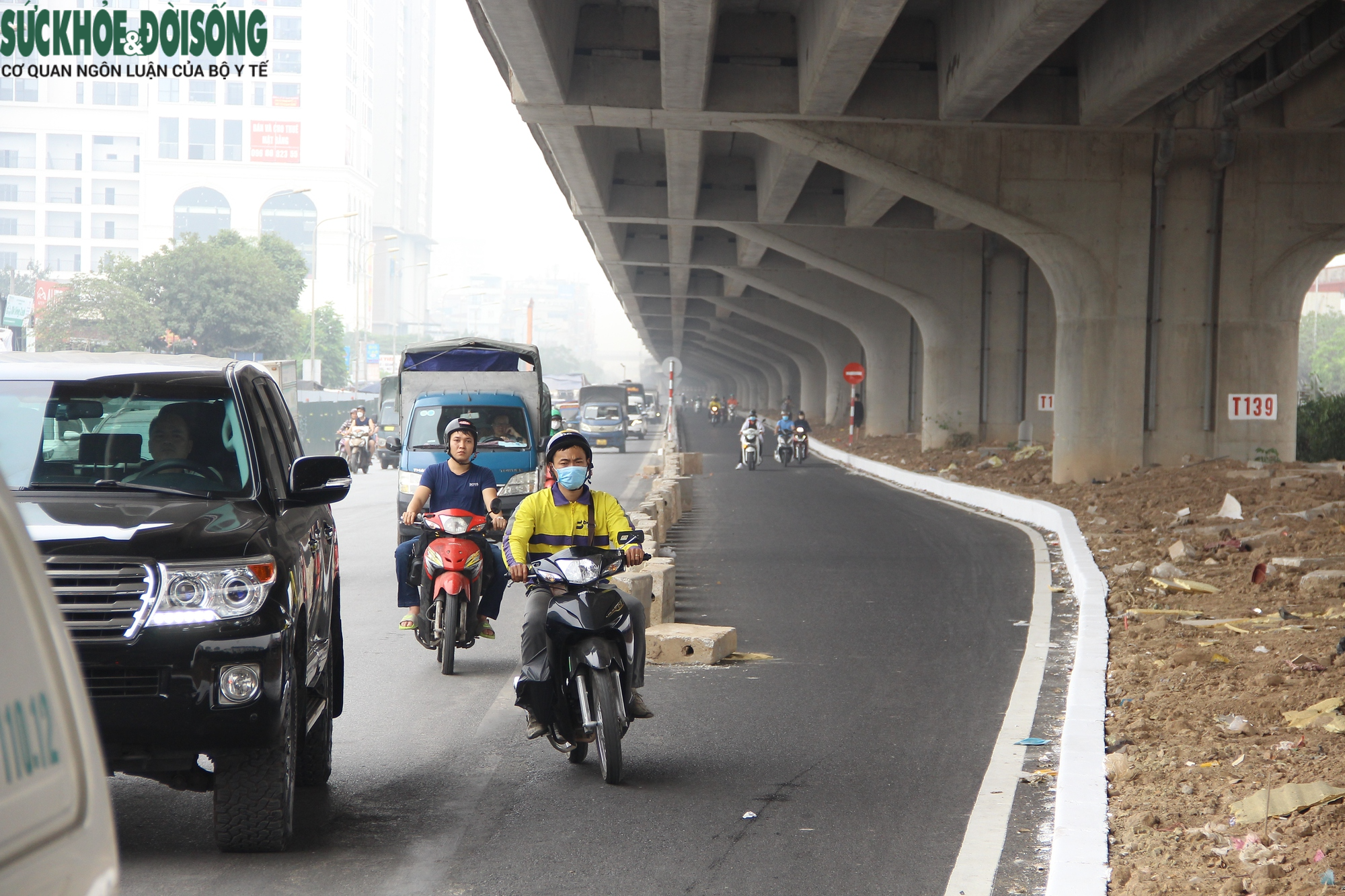 Làn mở rộng xây xong để không trong khi đường Nguyễn Xiển ùn tắc kéo dài - Ảnh 16.