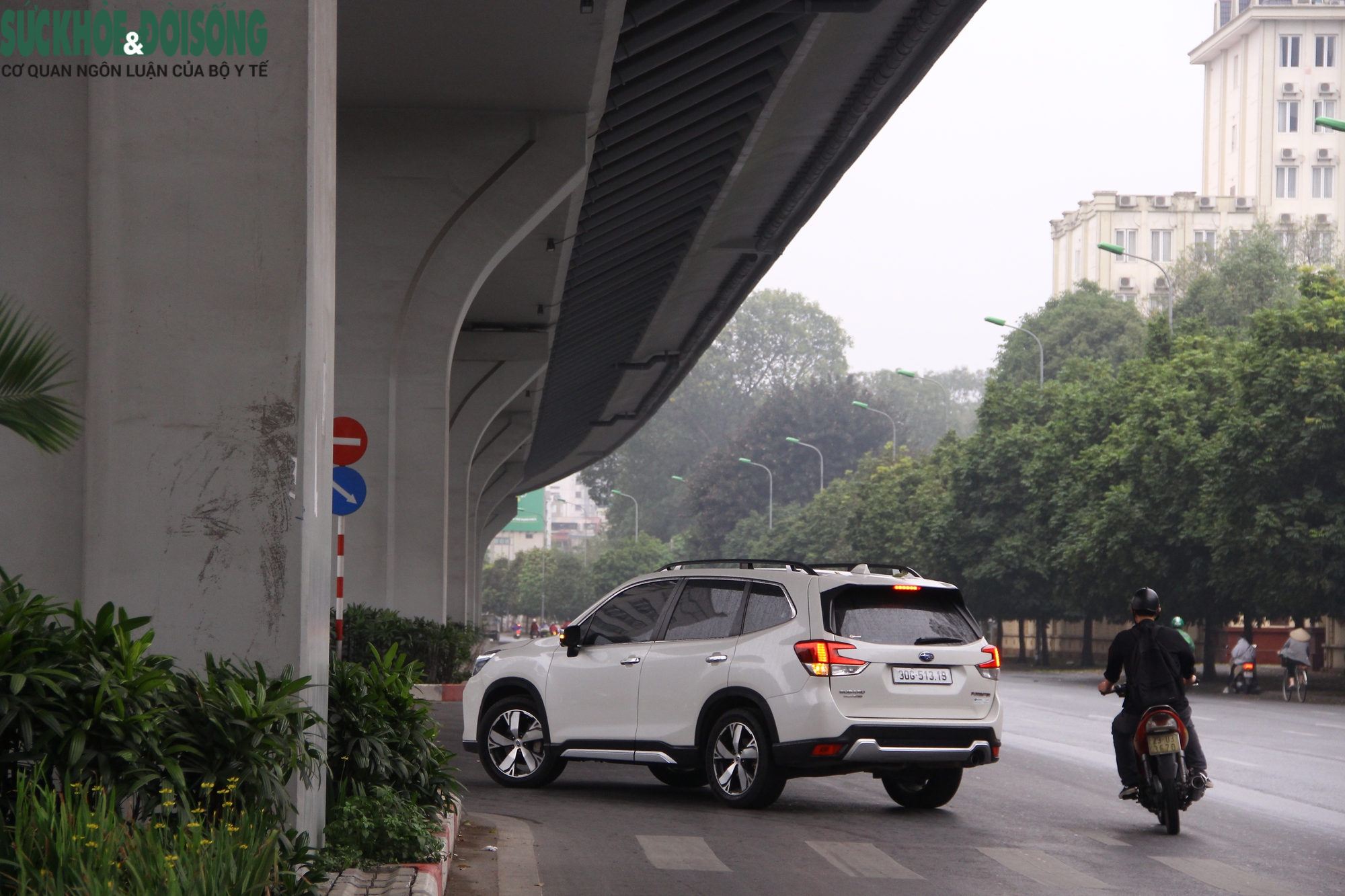 Người dân &quot;bỡ ngỡ&quot; trong ngày đầu tổ chức lại nút giao Trường Chinh - Tôn Thất Tùng - Lê Trọng Tấn - Ảnh 14.