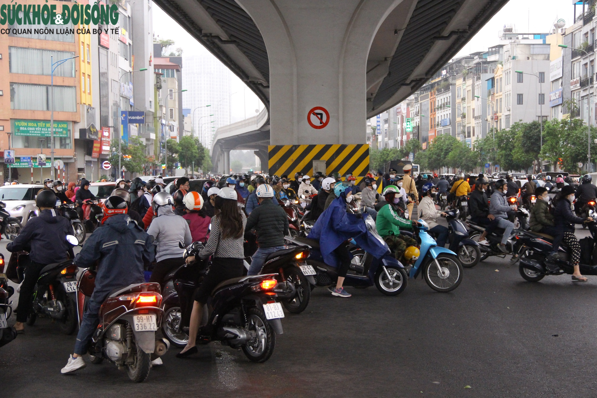 &quot;Làm ngơ&quot; biển cấm và CSGT, người dân vẫn &quot;ung dung&quot; vi phạm luật - Ảnh 10.