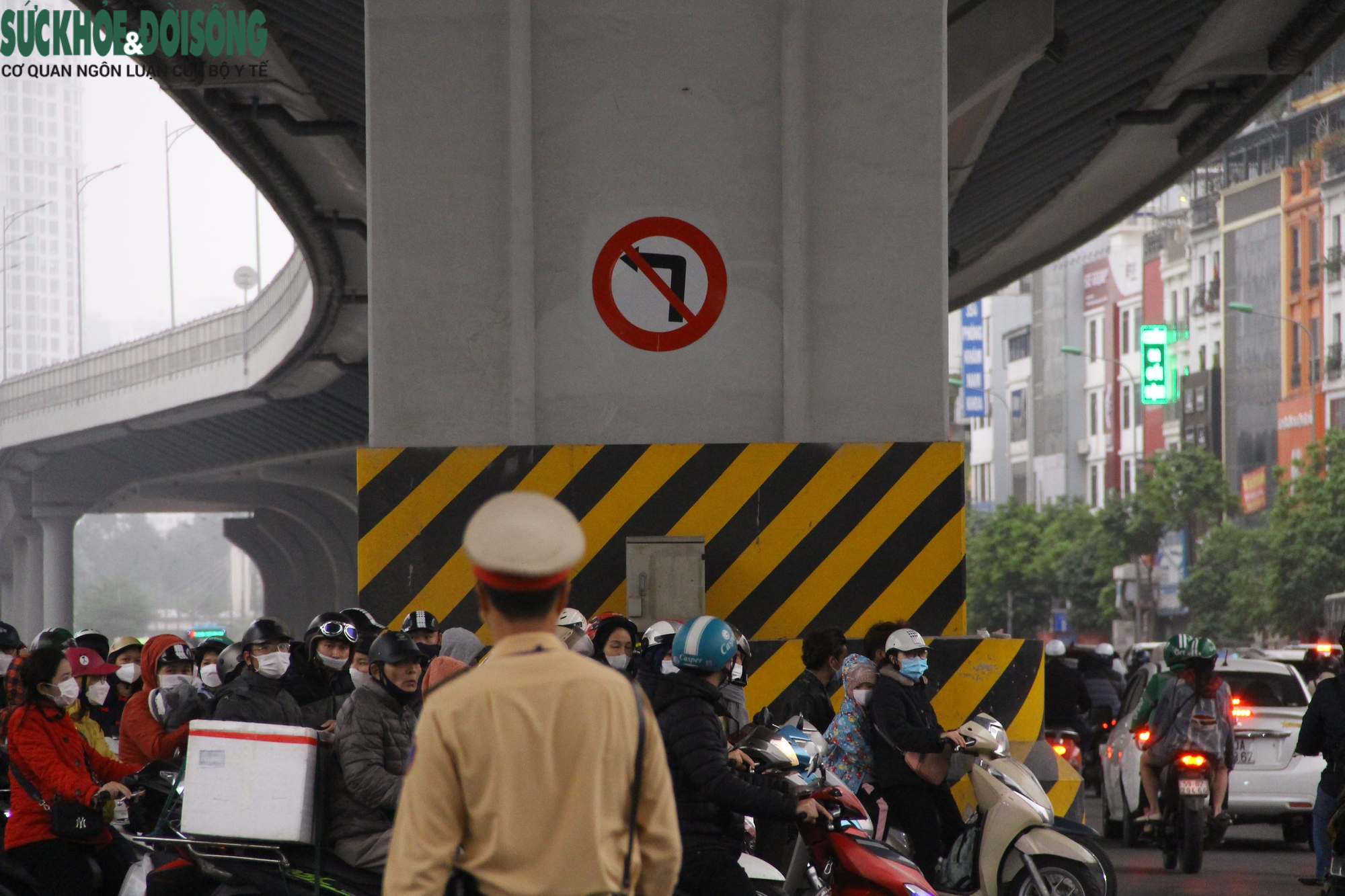 &quot;Làm ngơ&quot; biển cấm và CSGT, người dân vẫn &quot;ung dung&quot; vi phạm luật - Ảnh 15.