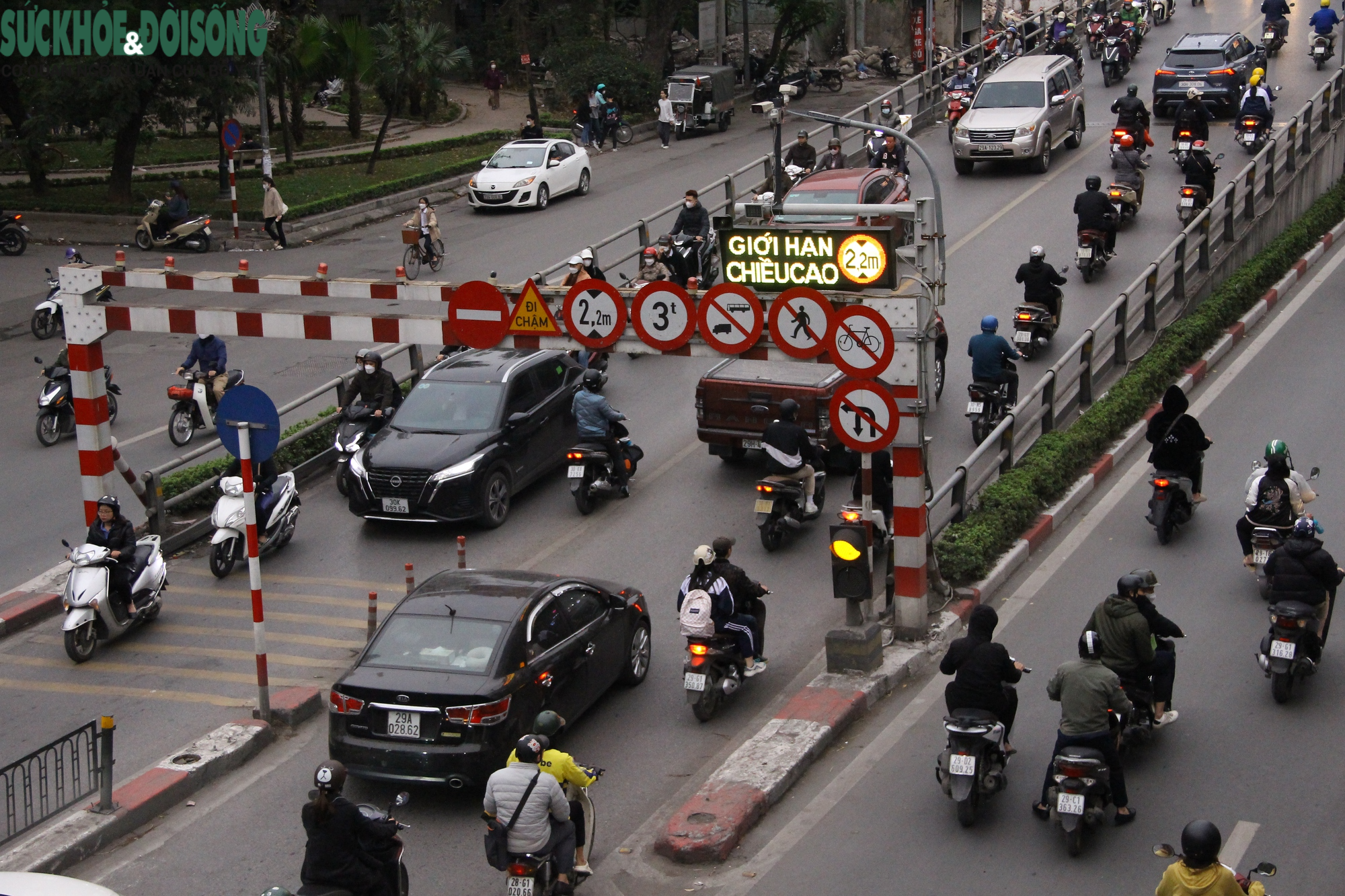 Biển báo thông minh và những ảnh hưởng tích cực đến giao thông Thủ đô - Ảnh 10.