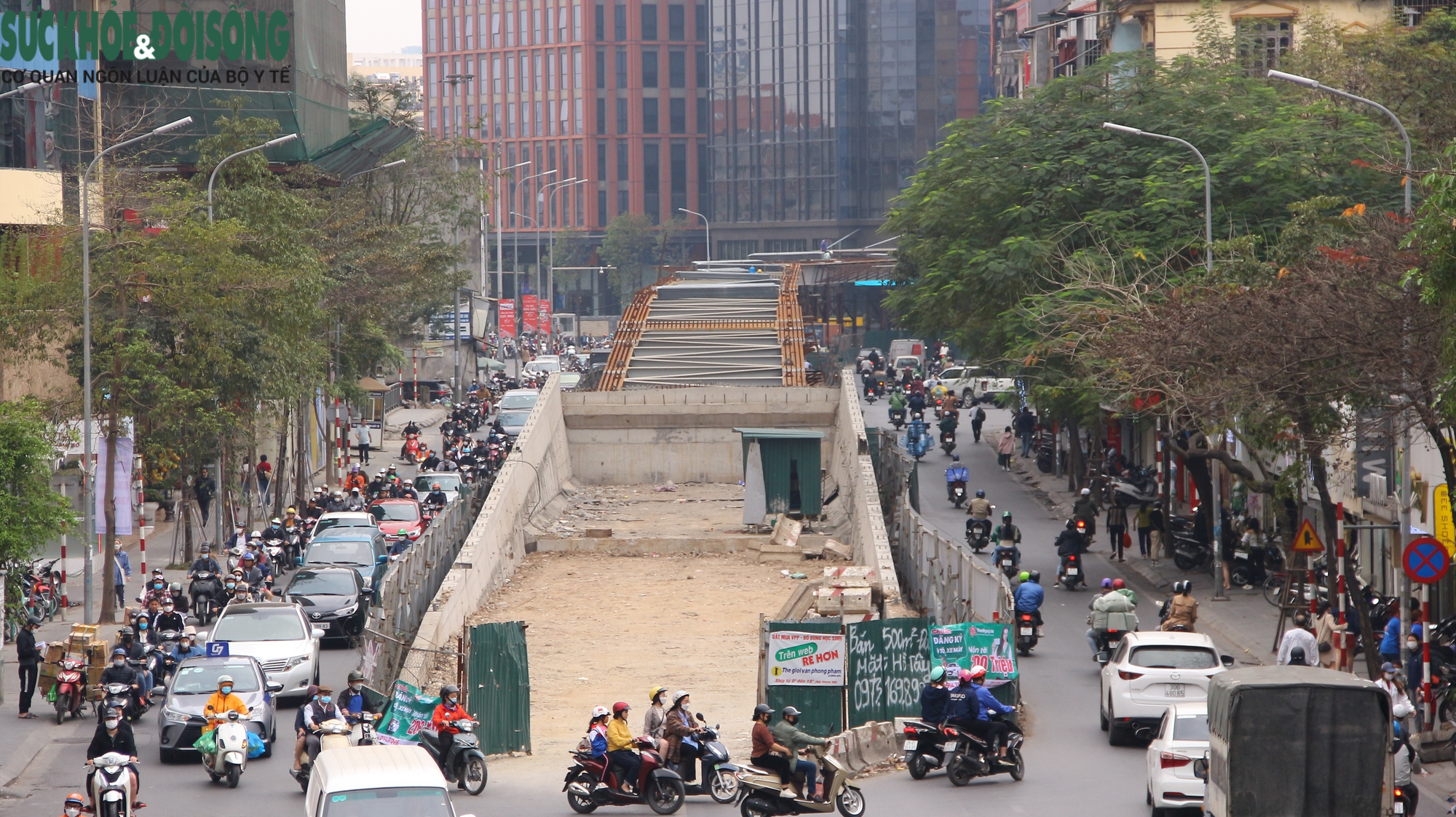 Toàn cảnh cầu vượt chữ C đầu tiên tại Hà Nội sau hơn 1 năm thi công - Ảnh 13.