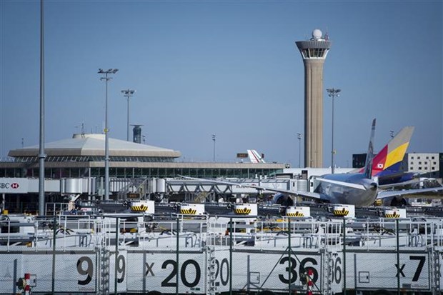 Pháp: Sự cố máy tính ảnh hưởng đến hoạt động của hai sân bay ở Paris - Ảnh 1.