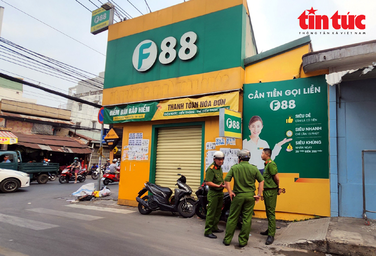 Công an TP Hồ Chí Minh đồng loạt khám xét nhiều chi nhánh của Công ty F88 - Ảnh 7.