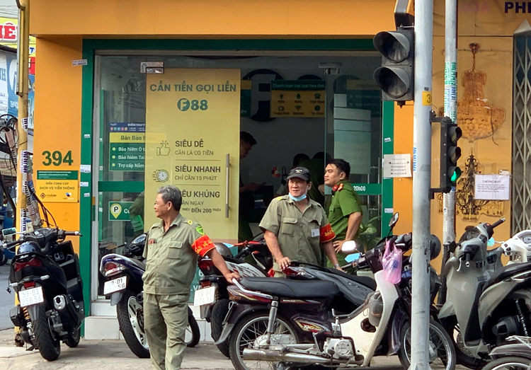 Công an TP Hồ Chí Minh đồng loạt khám xét nhiều chi nhánh của Công ty F88 - Ảnh 3.