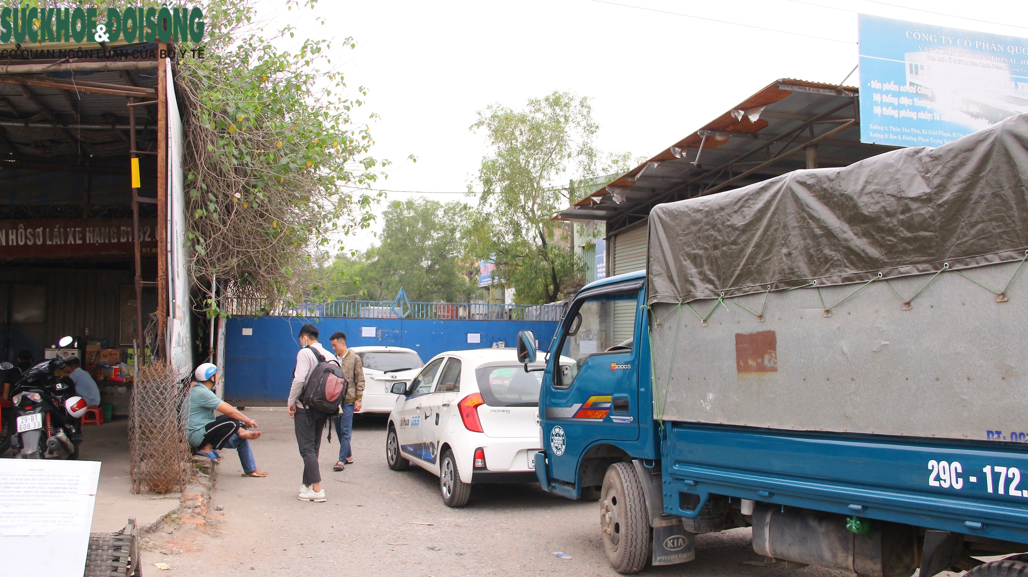 &quot;Thâu đêm suốt sáng&quot; chờ đăng kiểm - Ảnh 6.