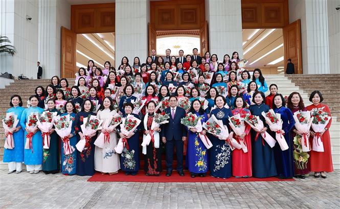 Thủ tướng: Tạo môi trường, điều kiện để phát huy vai trò của phụ nữ Việt Nam - Ảnh 19.
