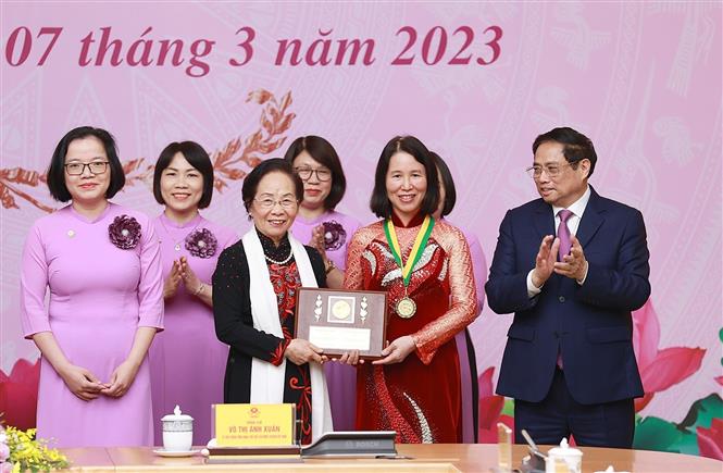 Thủ tướng: Tạo môi trường, điều kiện để phát huy vai trò của phụ nữ Việt Nam - Ảnh 17.