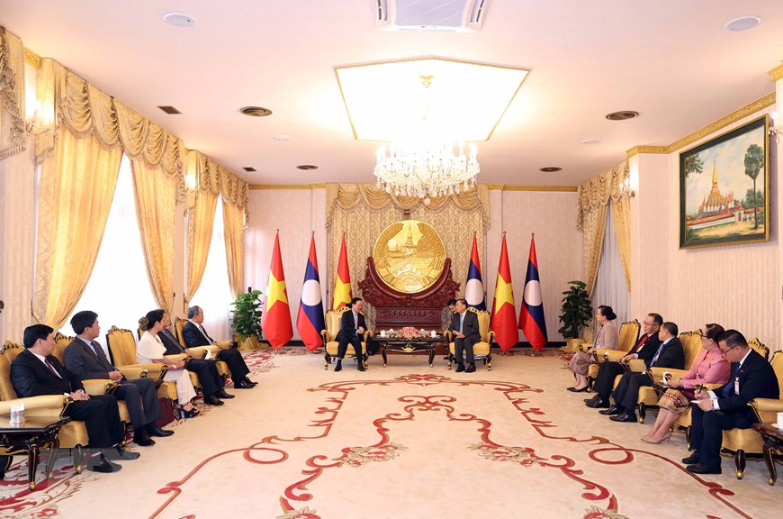 Chủ tịch nước Võ Văn Thưởng thăm các vị nguyên lãnh đạo của Lào - Ảnh 3.