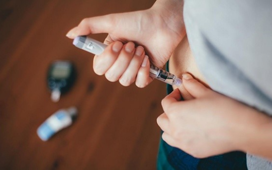 Cách xử trí hạ đường huyết khi dùng insulin trị đái tháo đường
