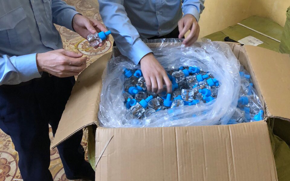 Tịch thu 8.000 lọ tinh dầu chanh sả đuổi muỗi không rõ nguồn gốc, xuất xứ