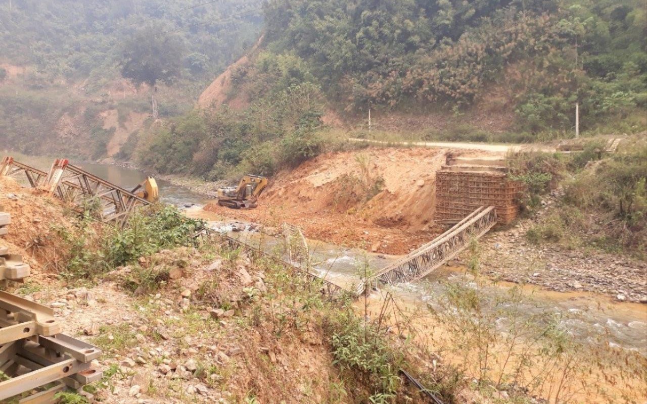 Sập cầu tạm thủy điện ở Lai Châu khiến khiến 3 người thương vong