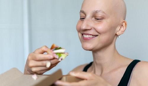người bệnh ung thư cần bổ sung dinh dưỡng như thế nào