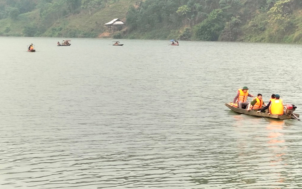 Người nông dân kể phút cứu 4 nạn nhân trong vụ lật thuyền trên sông Lô