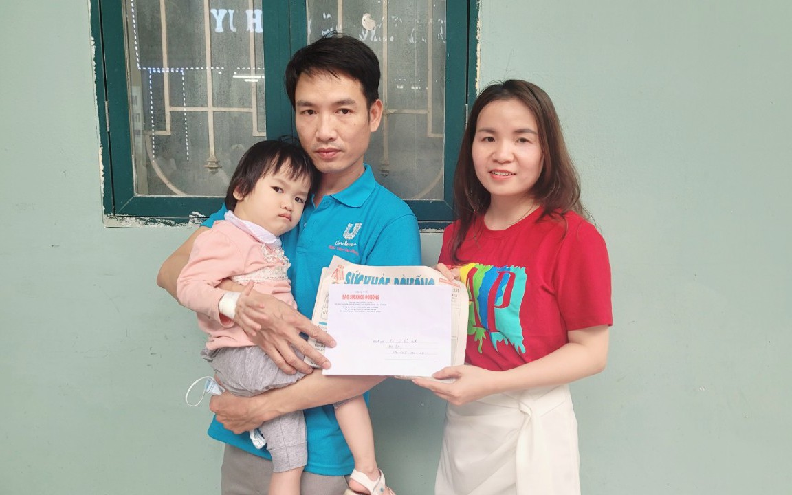 Bóc khối u nặng 9kg trong bụng bé gái 14 tuổi- Ảnh 2.