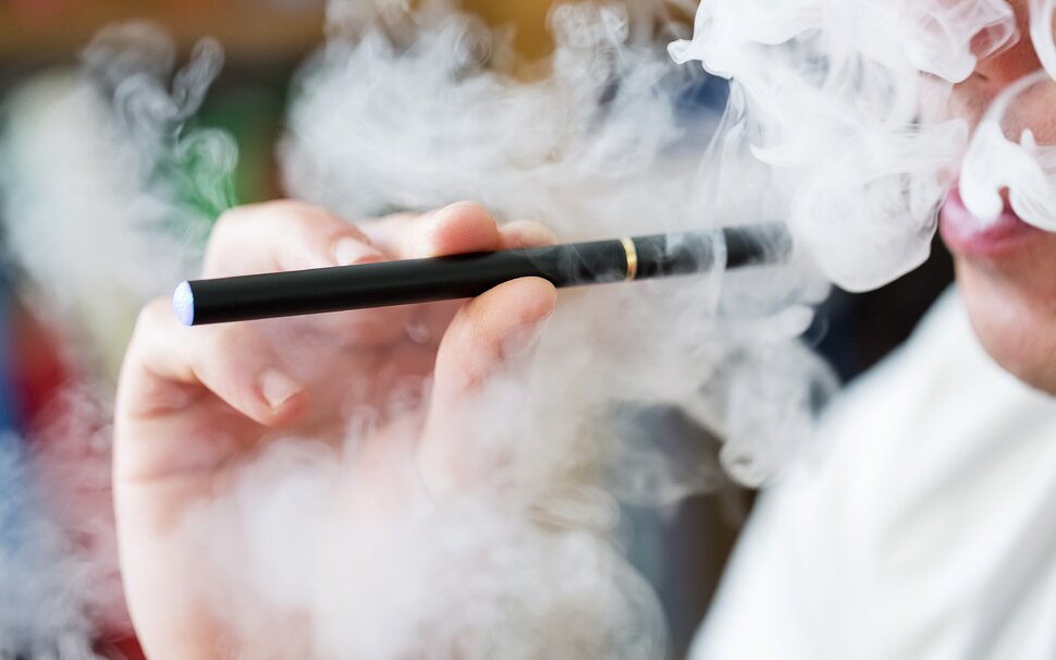 Bộ Y tế cảnh báo đã có nhiều học sinh phải cấp cứu vì ngộ độc thuốc lá điện tử, nung nóng, shisha