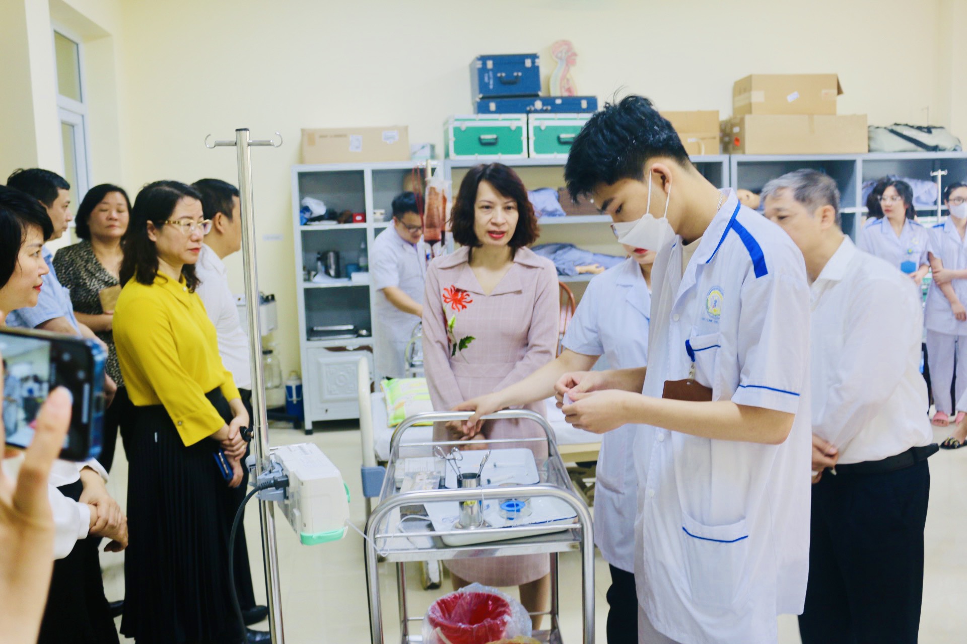 Đại học Điều dưỡng Nam Định rà soát chương trình đào tạo, tiếp tục đổi mới dạy đáp ứng hội nhập - Ảnh 1.