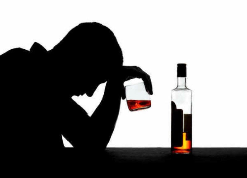 Uống rượu khiến cơ thể nhạy cảm hơn với các cơn đau - Ảnh 1.