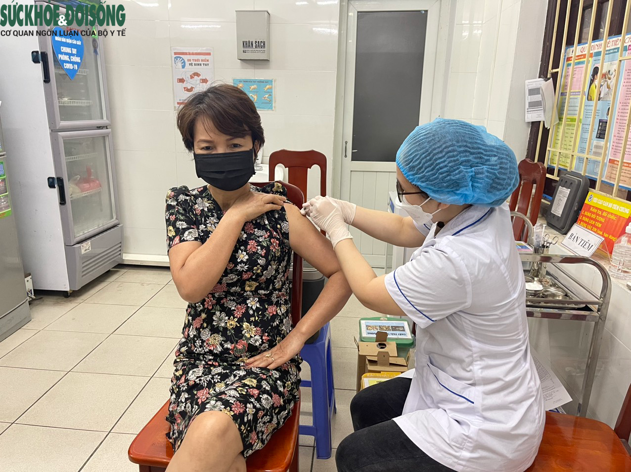 Ca mắc COVID-19 tiếp tục tăng, người Hà Nội chủ động đi tiêm vaccine - Ảnh 7.