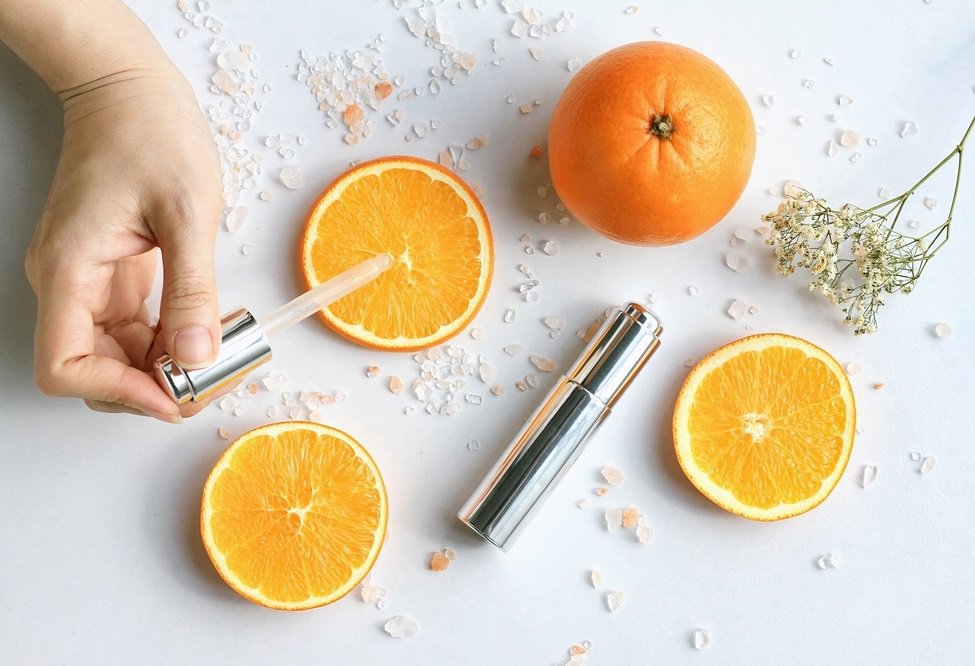 Cách sử dụng vitamin C tốt nhất để làm đẹp da - Ảnh 3.