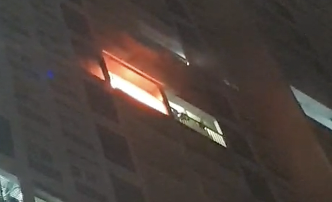 Cháy căn hộ toà nhà 30 tầng ở Sài Gòn - Ảnh 2.