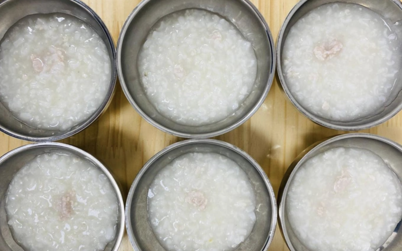 Phụ huynh trường AMIS tố bữa ăn kém chất lượng: Nhà trường lý giải thế nào?