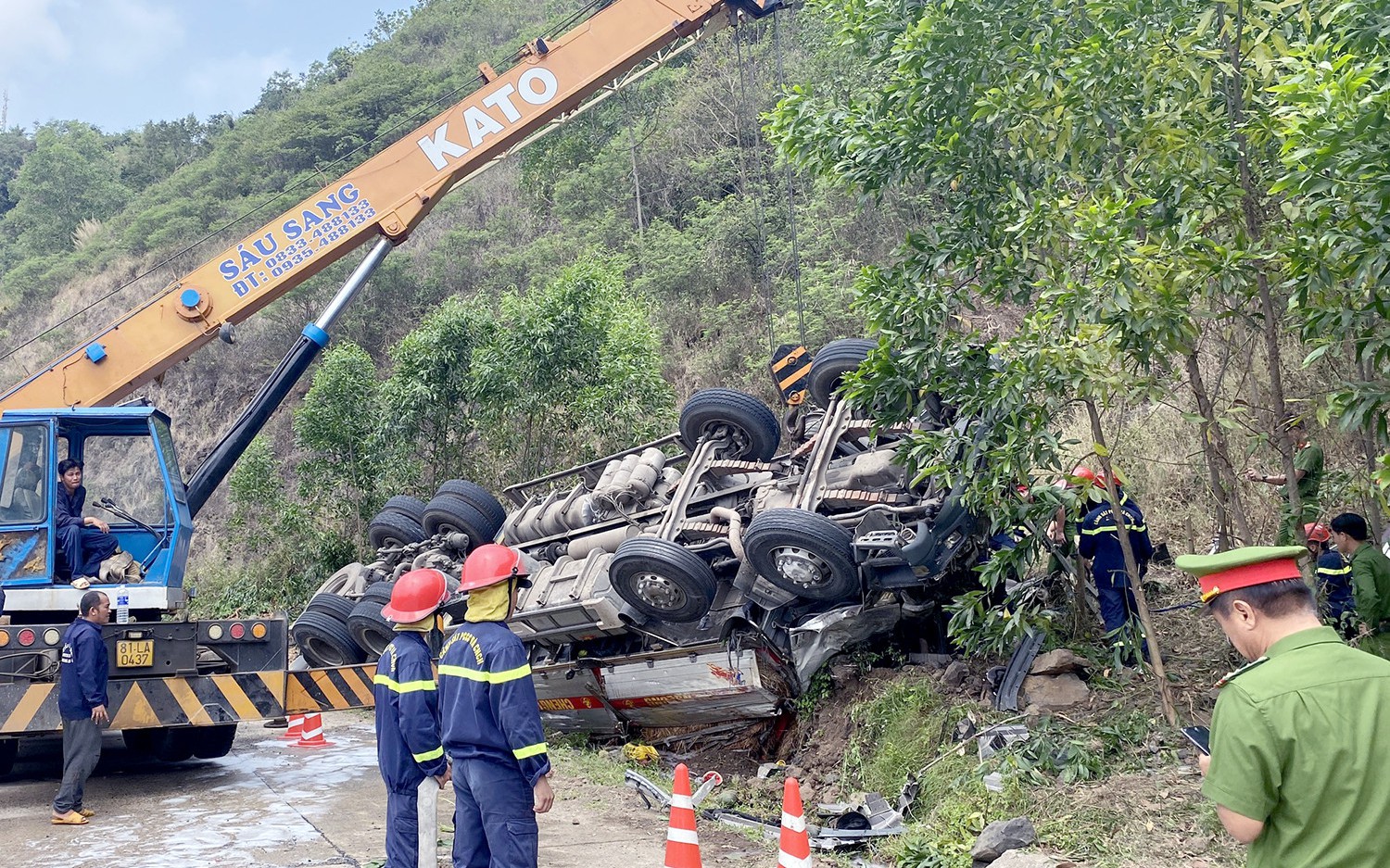 Nhân chứng kể vụ xe tải chở dưa hấu lao vào vách núi làm 4 người tử vong