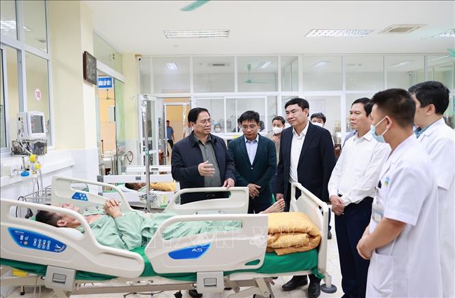 Thủ tướng Phạm Minh Chính thăm Bệnh viện Đa khoa tỉnh Điện Biên - Ảnh 2.