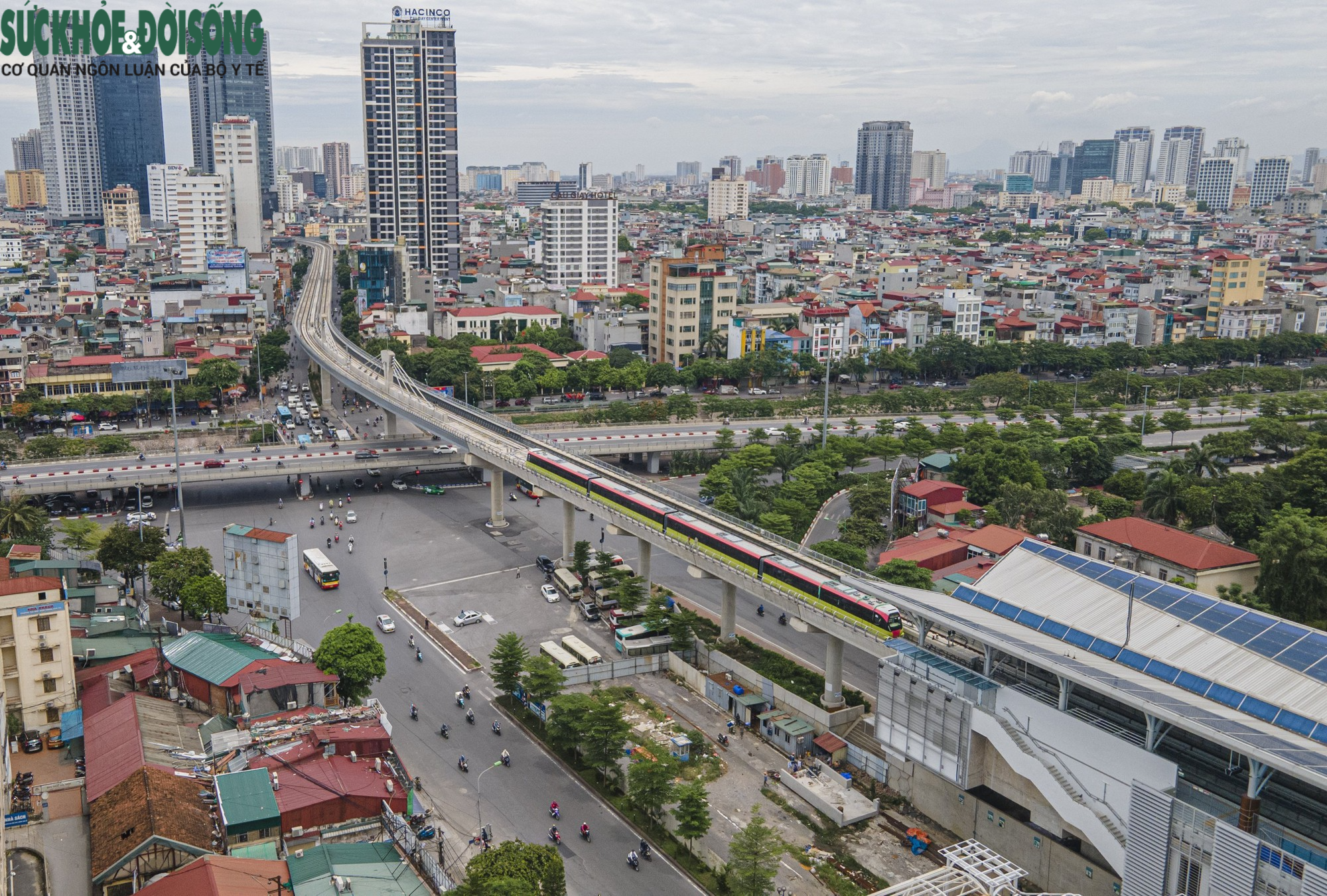 Cận cảnh metro Nhổn - ga Hà Nội trước ngày vận hành đoạn trên cao - Ảnh 2.