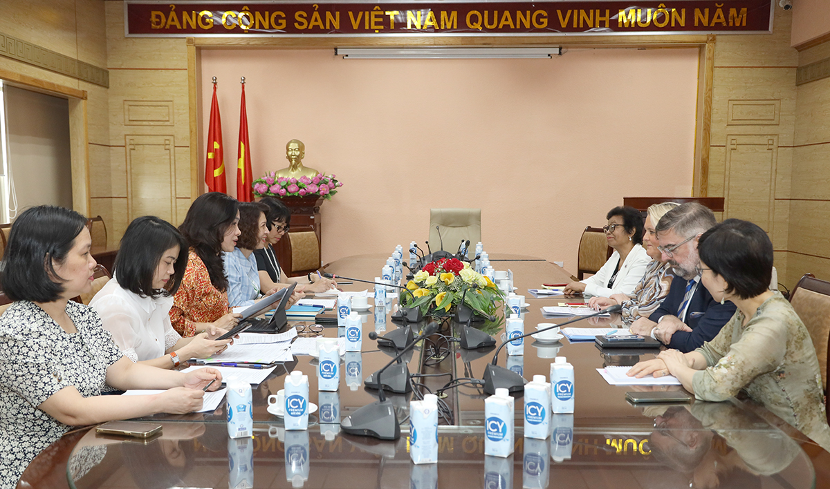 Thứ trưởng Nguyễn Thị Liên Hương tiếp đại diện Cơ quan phòng, chống HIV/AIDS của Liên Hợp Quốc - Ảnh 1.