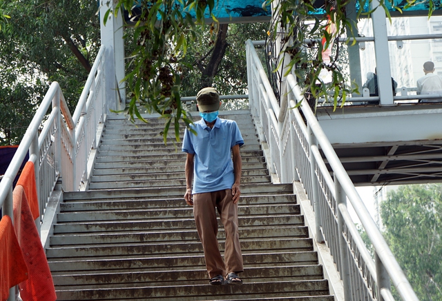 Nhiều cầu vượt, hầm đi bộ ở Thủ đô bị người dân lãng quên - Ảnh 5.