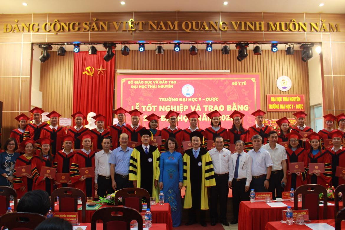 Xây dựng Trường Đại học Y- Dược Thái Nguyên thành trung tâm đào tạo cán bộ y tế lượng cao - Ảnh 3.