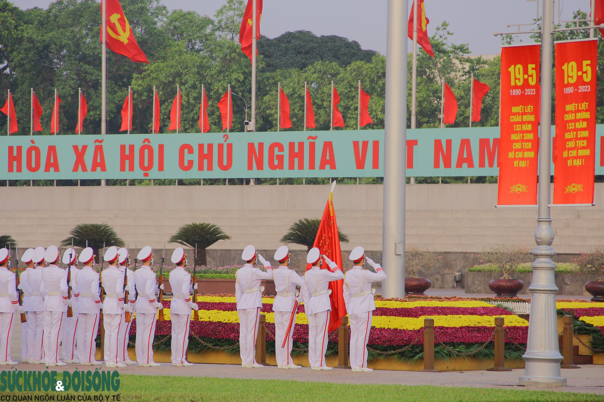 Xúc động lễ thượng cờ trong ngày sinh Chủ tịch Hồ Chí Minh - Ảnh 9.