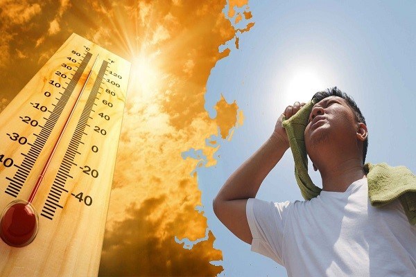 Bộ Y tế hướng dẫn cách chăm sóc sức khỏe mùa nắng nóng - Ảnh 1.