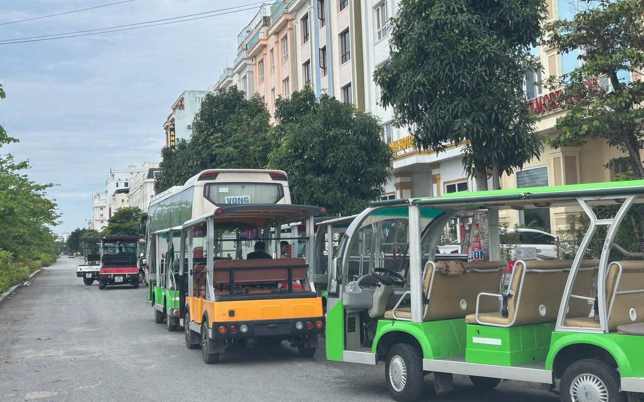 Loạn xe điện hoạt động “chui” tại  các Khu du lịch biển ở Thanh Hóa