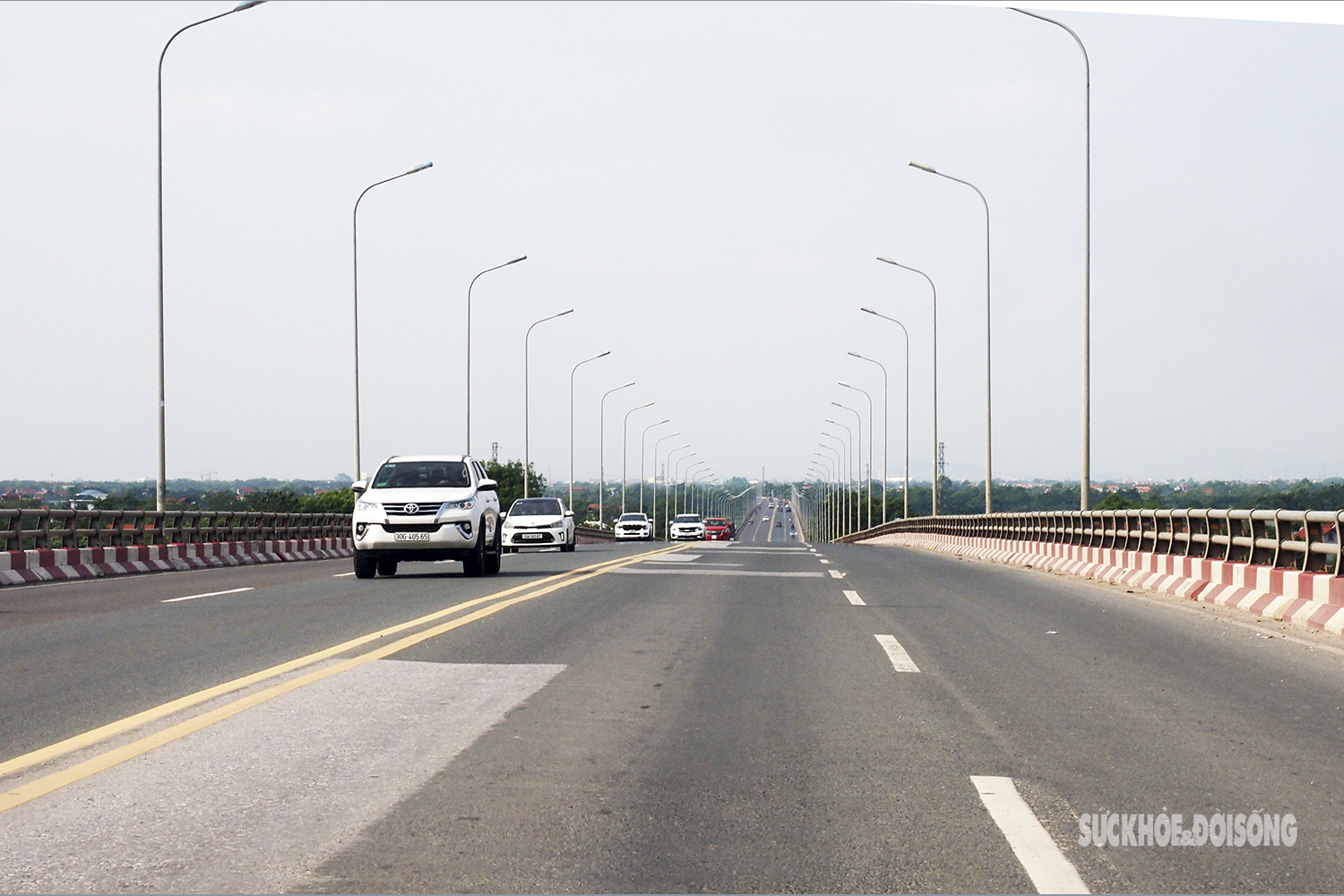 Chiêm ngưỡng cây cầu bắc qua Sông Hồng dài nhất Việt Nam - Ảnh 10.