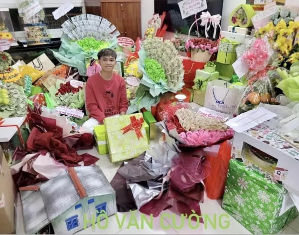Hồ Văn Cường tròn 20 tuổi: Fan 'bạo tay' tặng tiền khủng, kín tiếng chuyện mua nhà, xe - Ảnh 3.