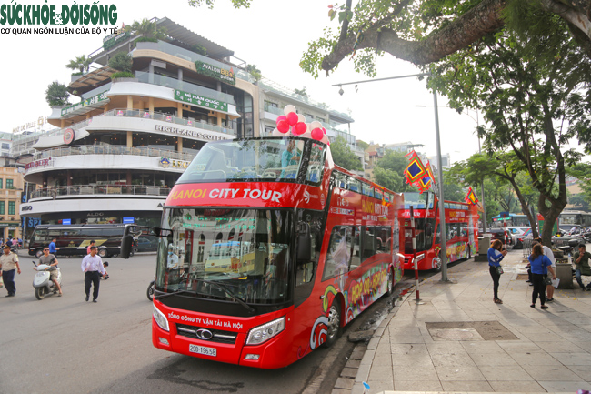 Hà Nội đón hơn 700 nghìn khách trong 5 ngày nghỉ lễ 30/4-1/5 - Ảnh 2.