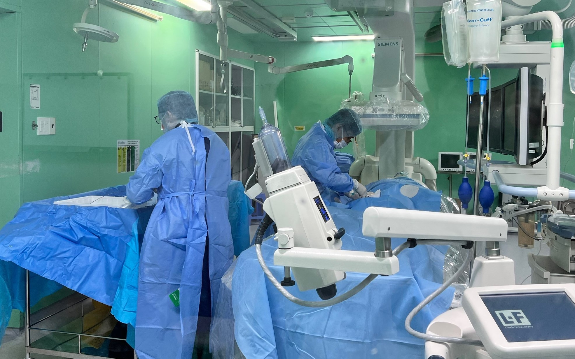 Bệnh viện công lập Trung ương khu vực Tây Nam Bộ nhận chứng chỉ Bạch kim về điều trị đột quỵ