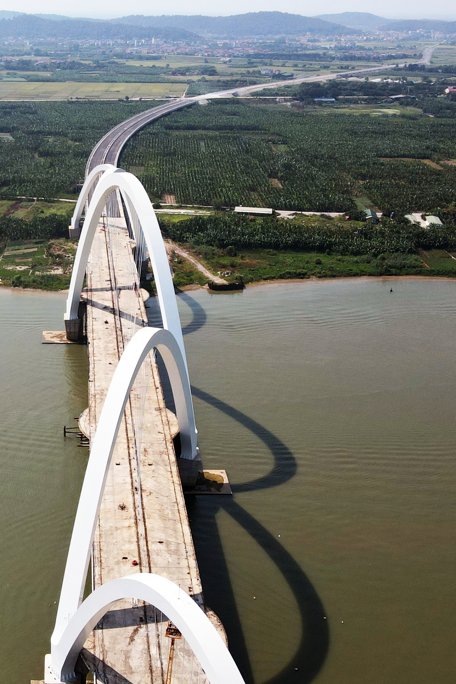 Chiêm ngưỡng cây cầu với 5 vòm thép cao nhất Việt Nam  - Ảnh 3.