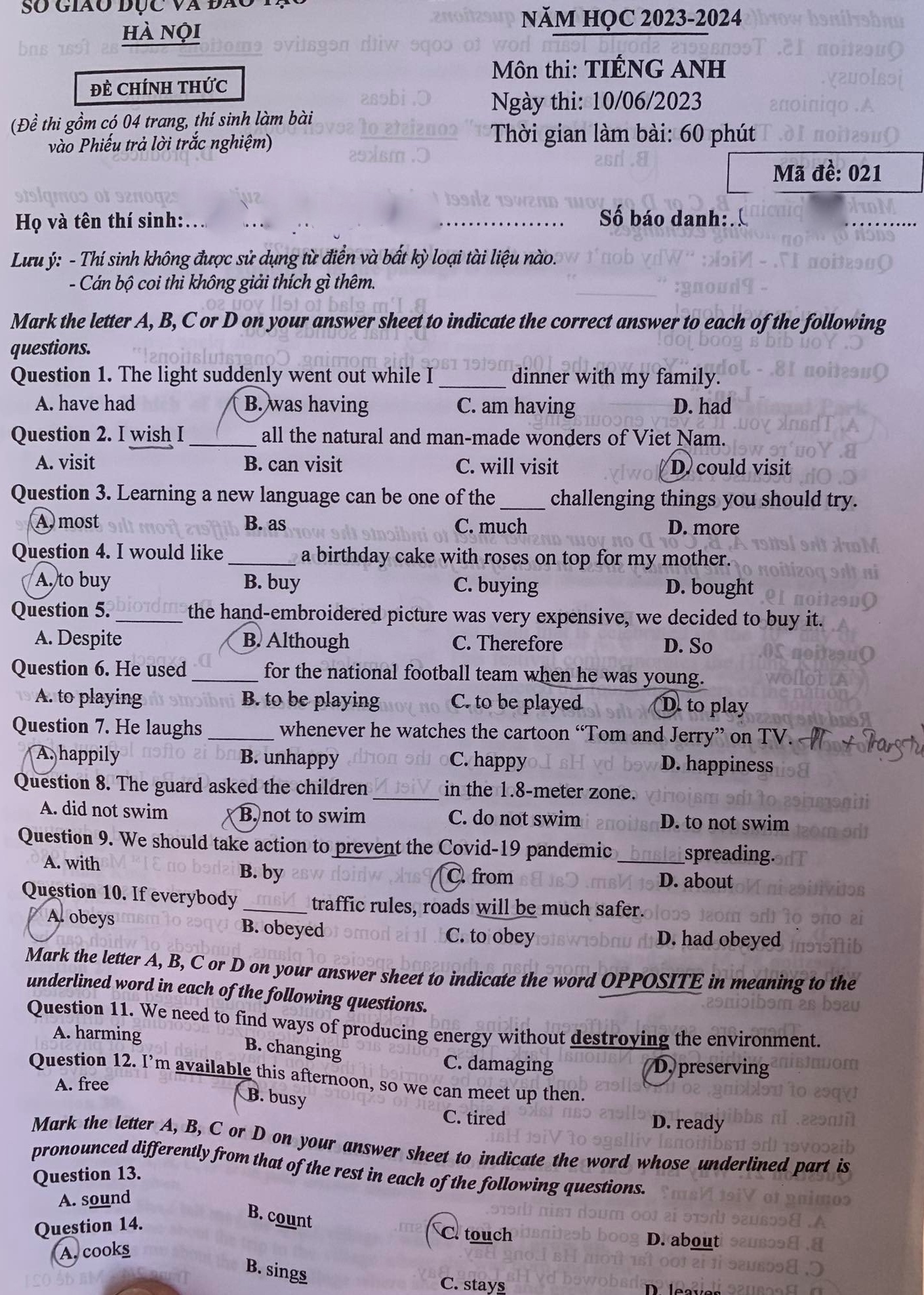 Thi lớp 10 tại Hà Nội: Đề thi và gợi ý đáp án môn tiếng Anh - Ảnh 3.