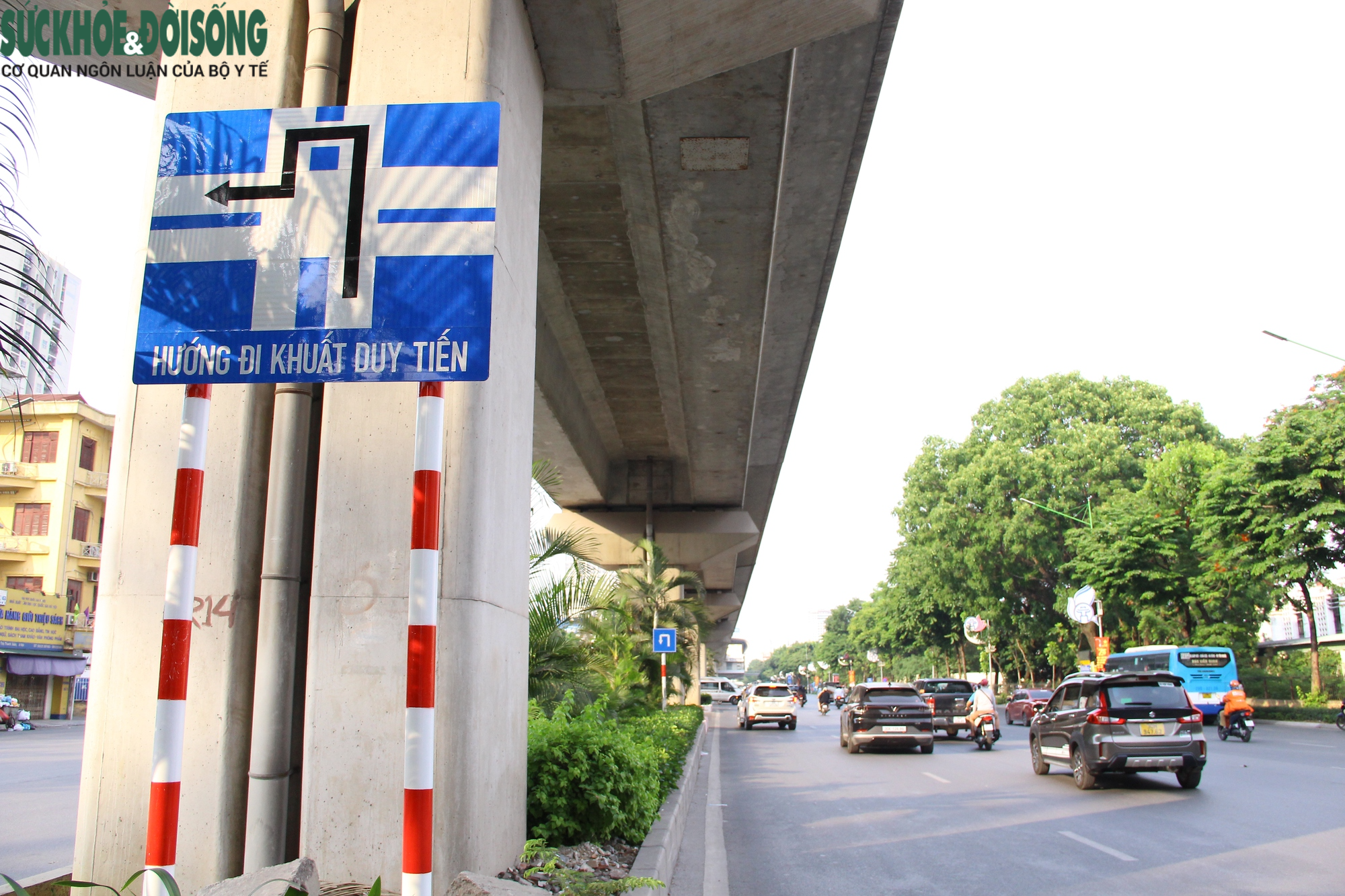 Lỗ cốt đã án ngữ nhưng chưa có biển báo giao thông trên đường Nguyễn Trãi - Ảnh 11.