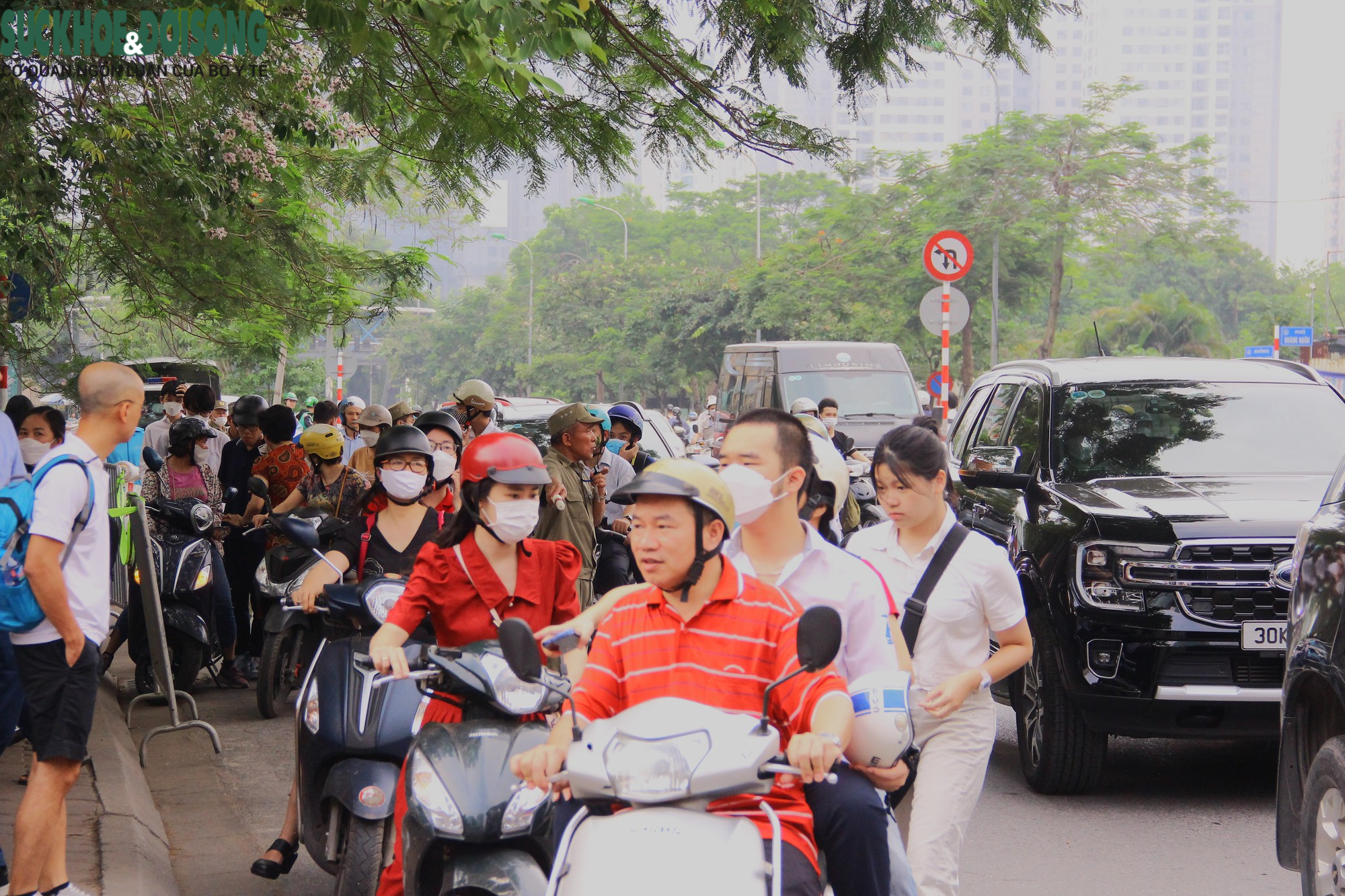 Ngày thi cuối: Mọi lực lượng chung sức đồng lòng, hỗ trợ sĩ tử vượt vũ môn - Ảnh 4.