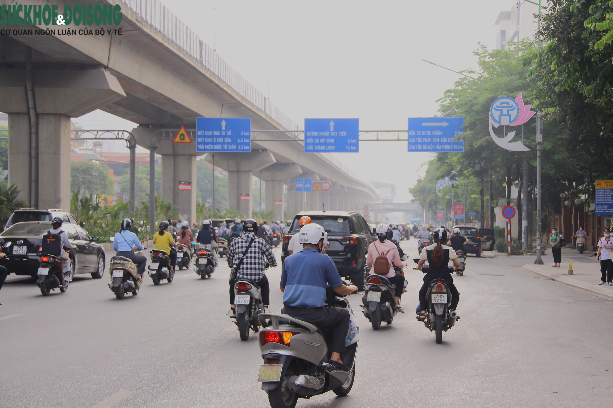 Chỉ với 1 lô cốt, đường Nguyễn Trãi đã ùn ứ kéo dài nửa cây số - Ảnh 12.