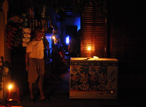 Lịch cắt điện ở Hà Nội hôm nay 12/6: Có công ty, bệnh viện bị mất điện - Ảnh 1.