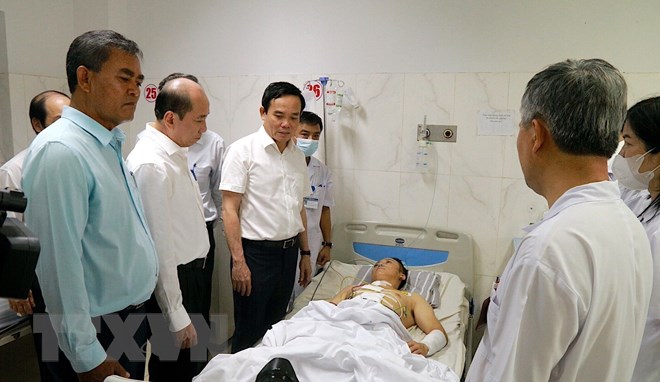 Phó Thủ tướng Trần Lưu Quang thăm các nạn nhân vụ tấn công tại Đắk Lắk - Ảnh 7.