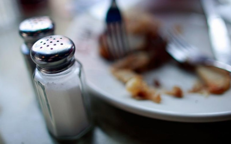 7 tác nhân âm thầm gây tổn thương thận không nên bỏ qua- Ảnh 1. Những thói quen hàng ngày có thể làm tổn thương thận